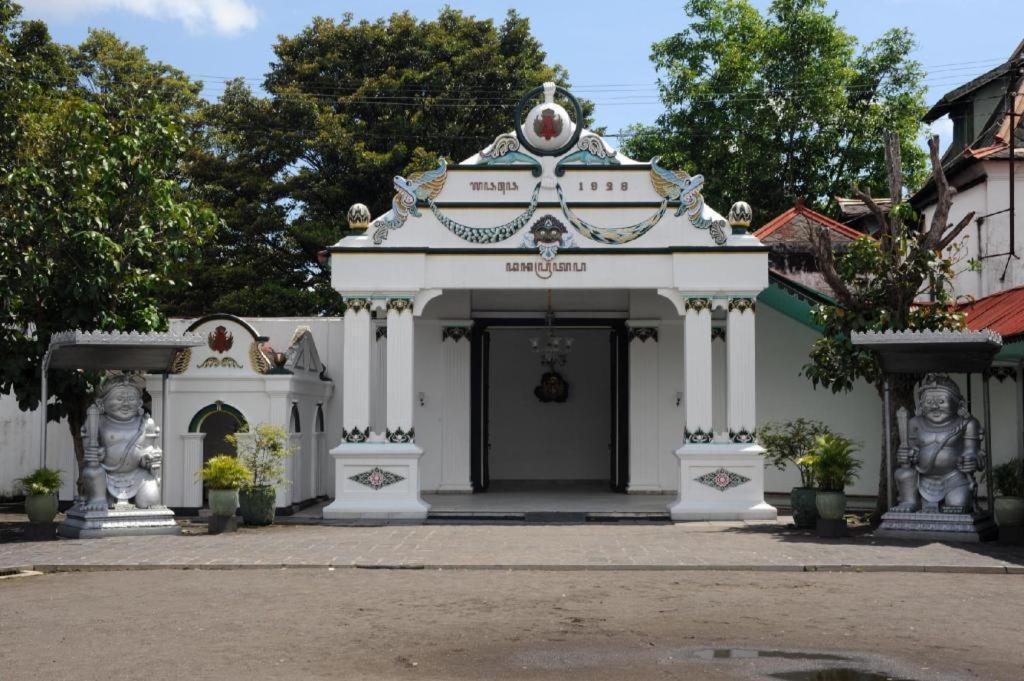 Oyo 3267 Omah Suryo Hotel Yogyakarta Exterior photo