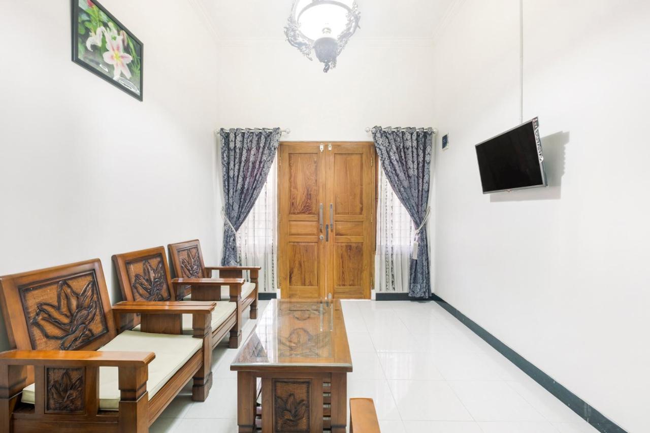 Oyo 3267 Omah Suryo Hotel Yogyakarta Exterior photo